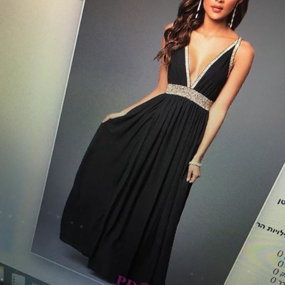BLACK AND GOLD PROM DRESS
